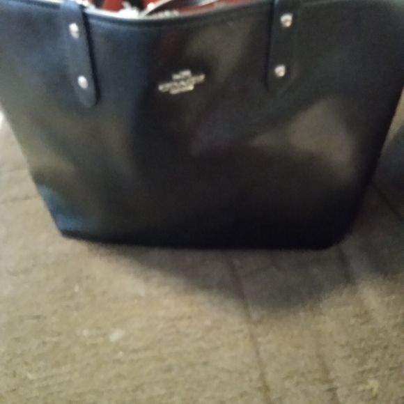 NWT COACH CITY TOTE WITH POUCH CONNECTED. - Picture 6 of 6